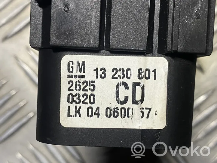 Opel Vectra C Przełącznik świateł 13230801