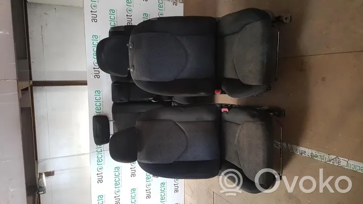 Toyota RAV 4 (XA20) Fotele / Kanapa / Komplet 