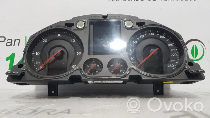 Volkswagen PASSAT Speedometer (instrument cluster) A2C53194181