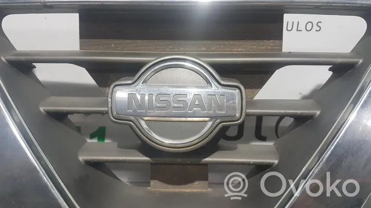 Nissan Patrol Y61 Grille calandre supérieure de pare-chocs avant 