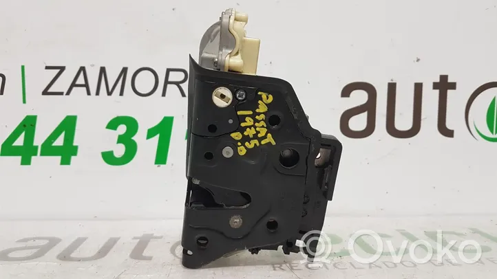 Volkswagen PASSAT Front door lock CZEC1837016A