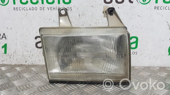 Ford Ranger Lampa przednia 10016023