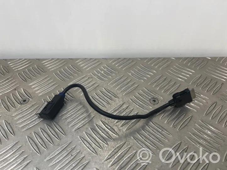 Audi Q5 SQ5 iPod connector socket 4F0051510K