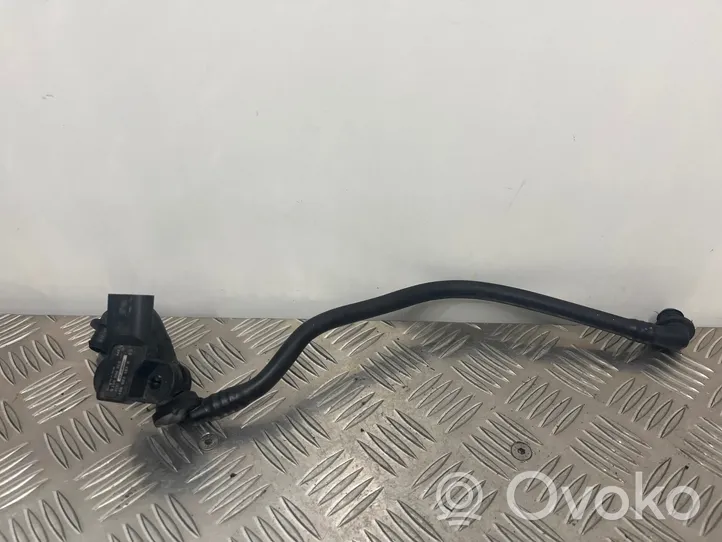 Audi Q5 SQ5 Vacuum line/pipe/hose 8R1611931L