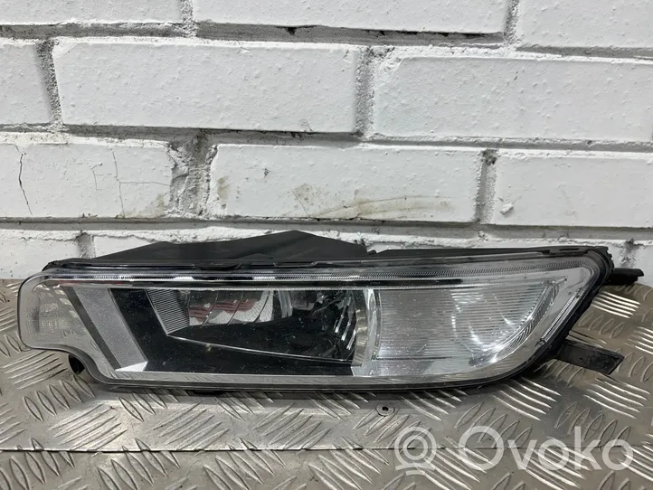 Volkswagen PASSAT B8 Fendinebbia anteriore 3G0941662H