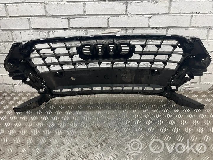 Audi Q3 8U Etusäleikkö 8U0853653M