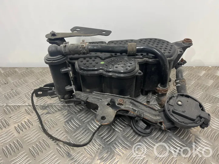 Audi A6 C7 Serbatoio a carbone attivo per il recupero vapori carburante 8K0201801C