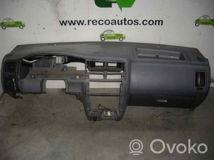 Nissan Almera Tableau de bord 682001N610