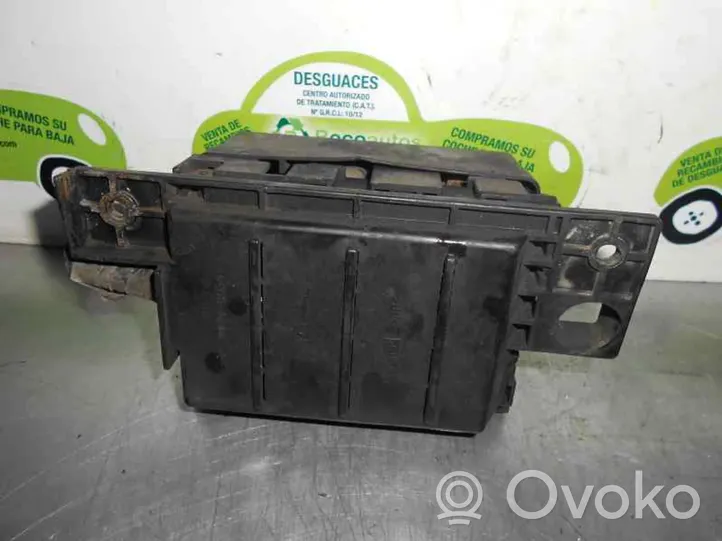 Nissan Maxima Módulo de fusible B438131U00