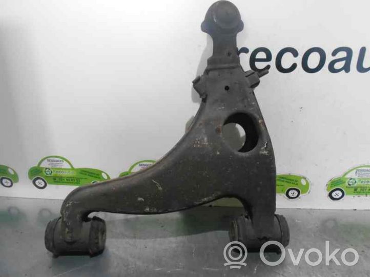 Mercedes-Benz E W124 Triangle bras de suspension inférieur avant 1243303107