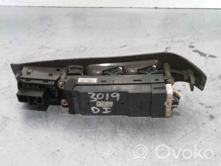 Subaru Outback (BT) Interruttore di controllo dell’alzacristalli elettrico 83071AE022