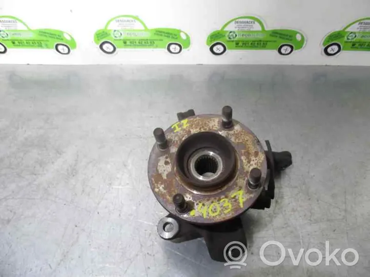 Nissan Almera N16 Fuso a snodo con mozzo ruota anteriore 400154M400