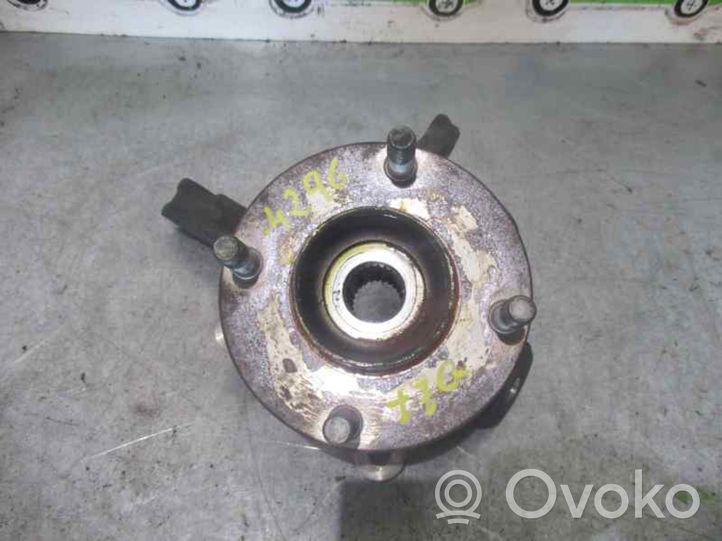 Nissan Almera N16 Fuso a snodo con mozzo ruota anteriore 400154M400