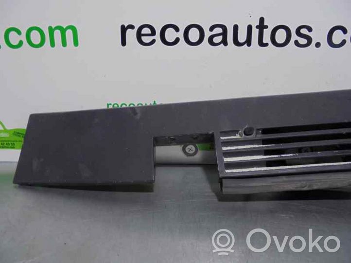 Mercedes-Benz 100 W631 Rivestimento del tergicristallo 6316200134