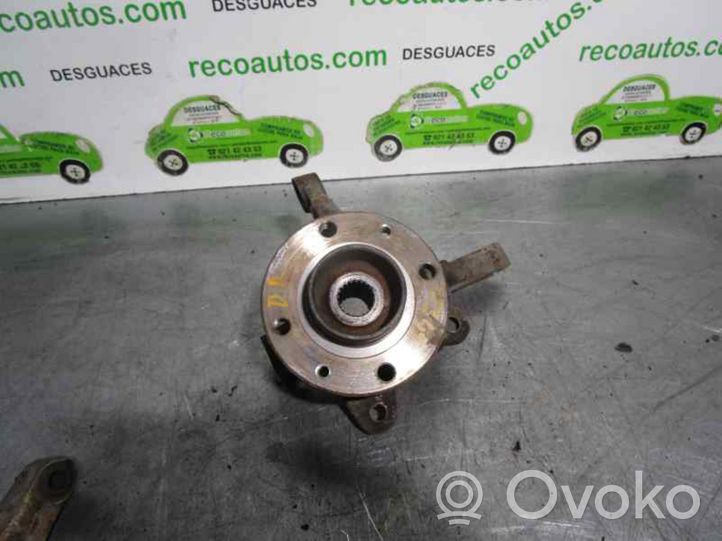 Renault Super R5 Передний поворотный кулак (ступица, цапфа) 7701205778