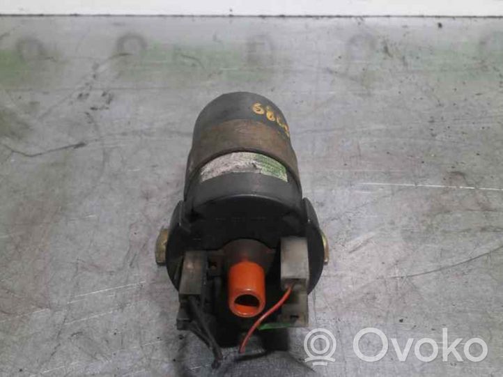 Volkswagen Jetta II Bobine d'allumage haute tension 211905115D