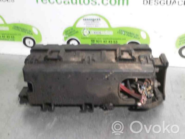 Ford Explorer Module de fusibles F67B14A003AA