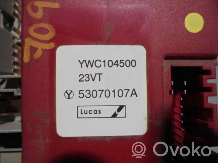 Rover 25 Блок предохранителей YWC104500