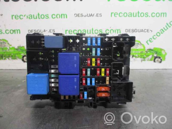 Renault Megane IV Module de fusibles 243800453R