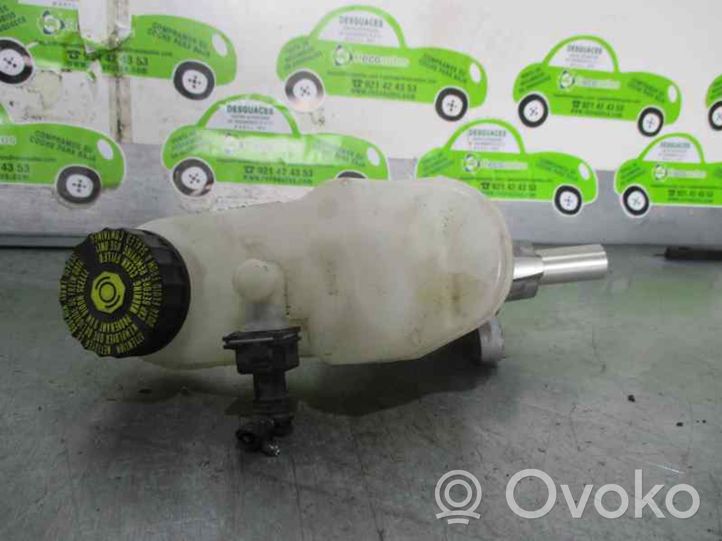 Toyota Aygo AB40 Główny cylinder hamulca 0204782755