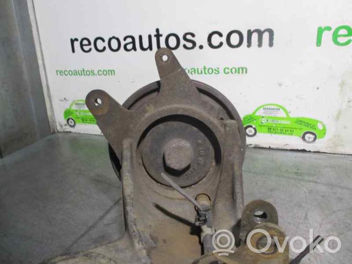 Mercedes-Benz Vito Viano W638 Fuso a snodo con mozzo ruota posteriore 6383521404