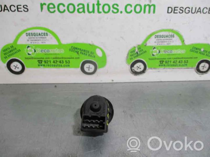 Renault Kangoo III Przycisk regulacji lusterek bocznych 7700803531