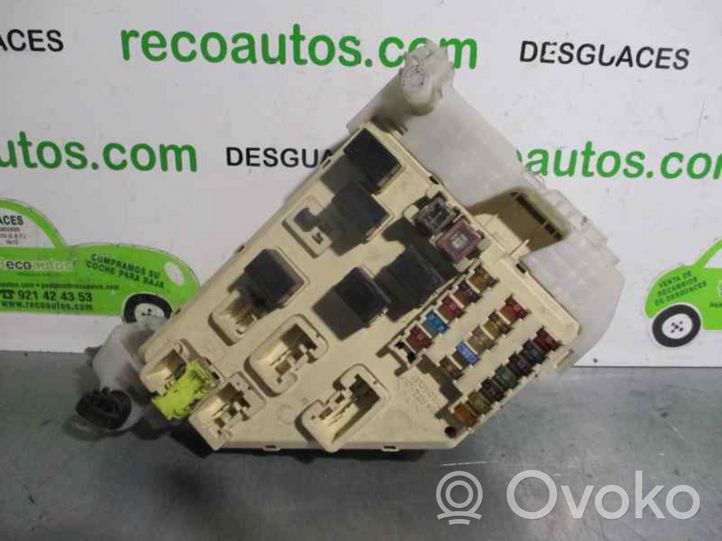 Toyota Prius (XW10) Module de fusibles 0D240015