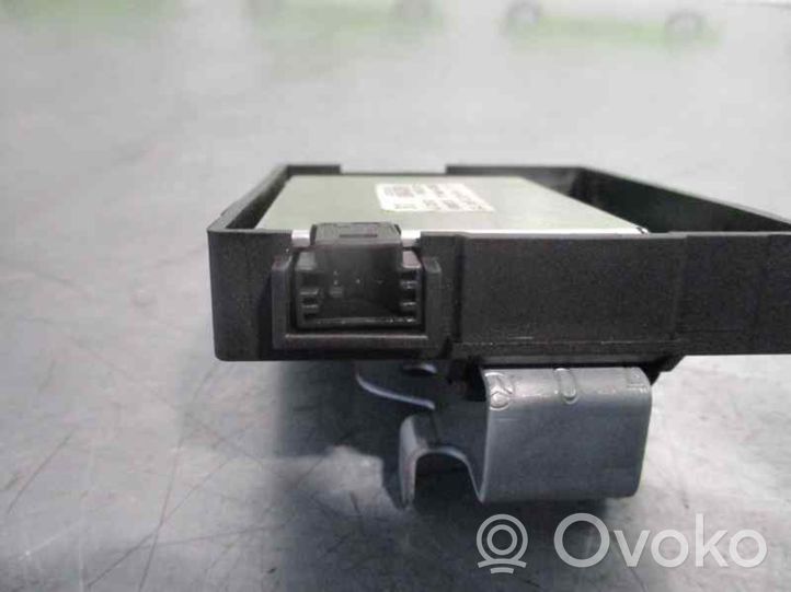 Mercedes-Benz B W245 Radio antena A1698200475