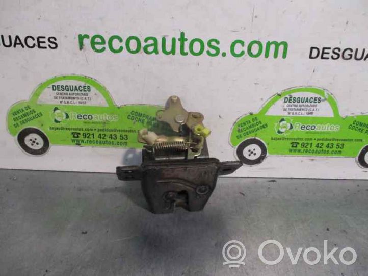 Hyundai Trajet Takaluukun lukon salvan moottori 812303A000