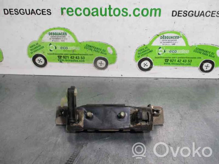 Hyundai Trajet Poignée de coffre hayon arrière 812603A000