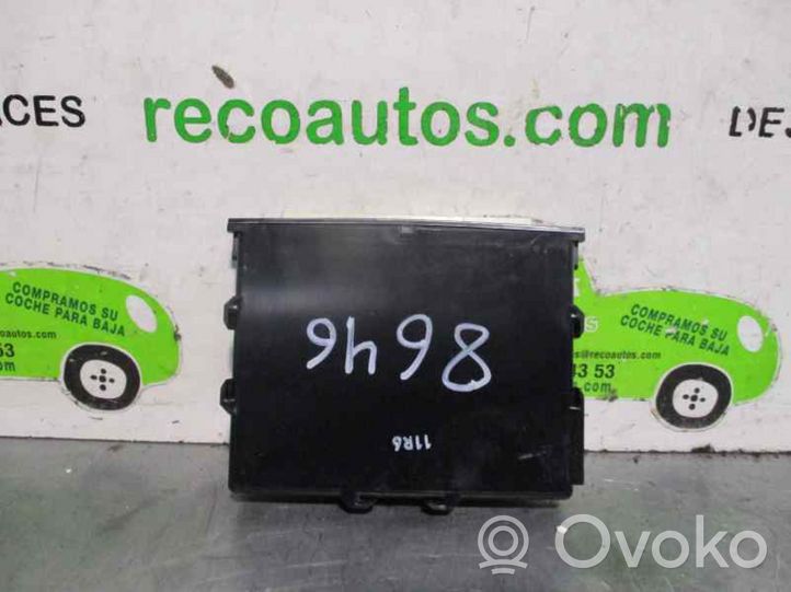 Toyota Auris E180 Oven keskuslukituksen ohjausyksikön moduuli 8999002180