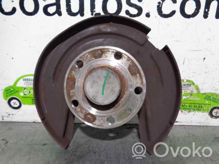 Audi A6 S6 C5 4B Pivot de moyeu arrière 8E0436