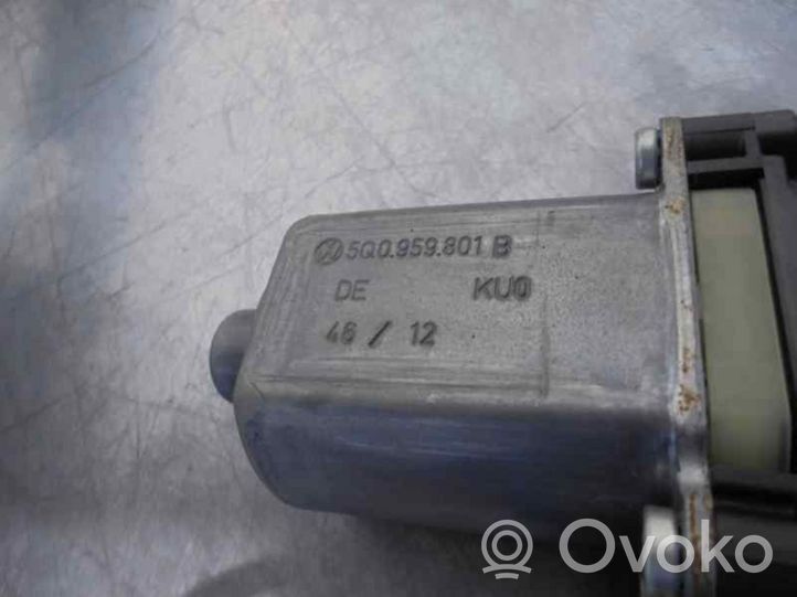 Seat Leon IV Alzacristalli della portiera anteriore con motorino 5Q0959801B