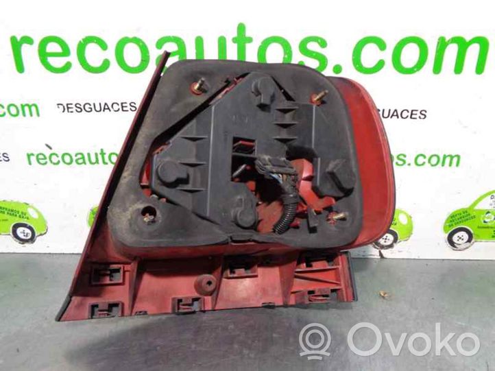 Audi A4 S4 B5 8D Lampa tylna 8D0945095A