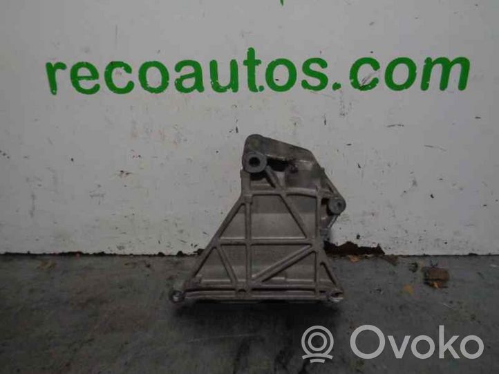 Volkswagen Transporter - Caravelle T5 Support de générateur / alternateur 070903143C