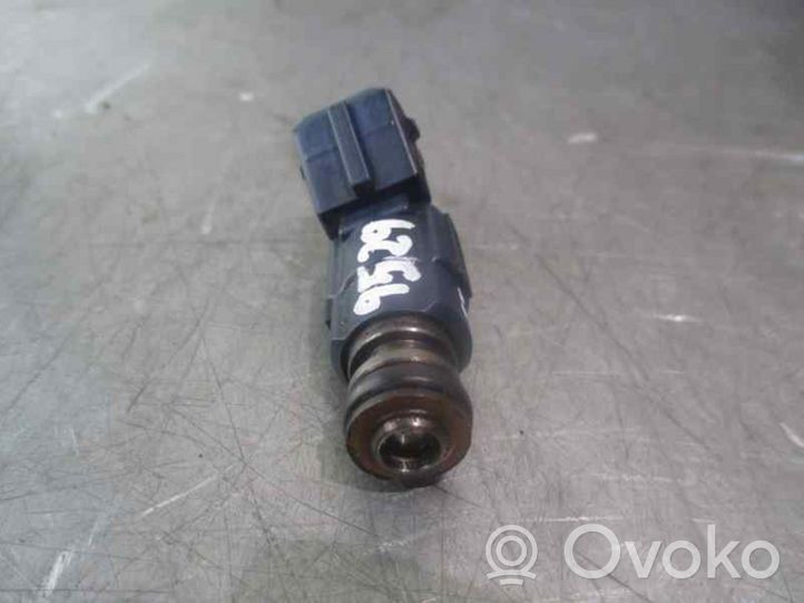 Opel Sintra Injecteur de carburant 90487344