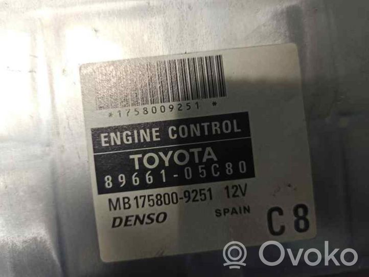 Toyota Avensis T250 Moottorin ohjainlaite/moduuli 8966105C80