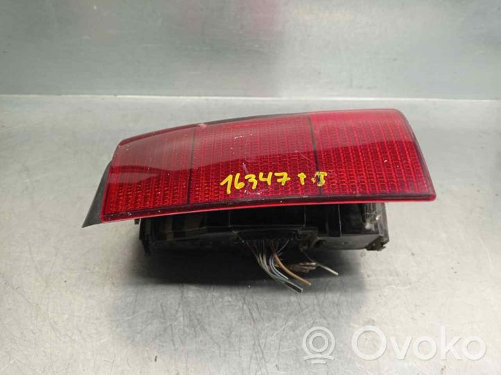 Volkswagen Golf III Задний фонарь в кузове 1H9945111A