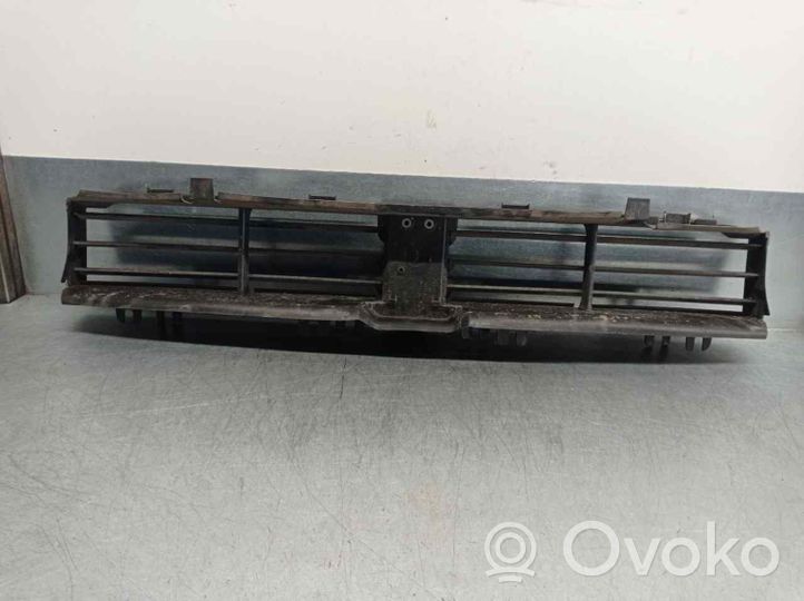 BMW M3 Front bumper lower grill 9465186