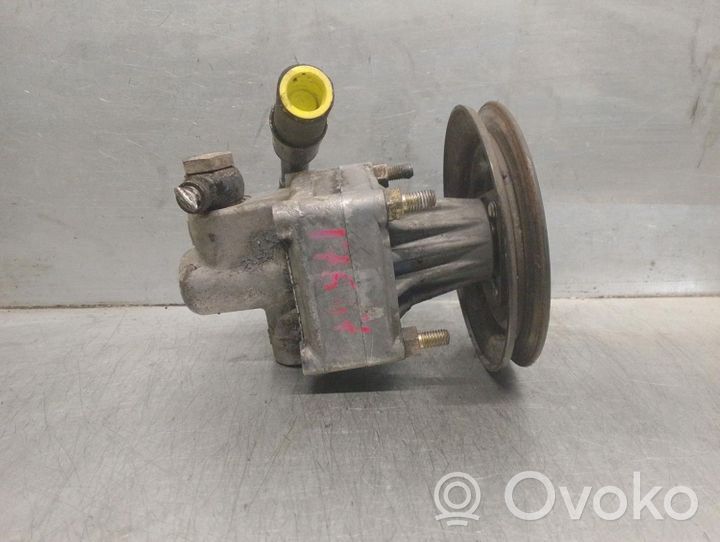 Audi 80 B1 Ohjaustehostimen pumppu 050145155A