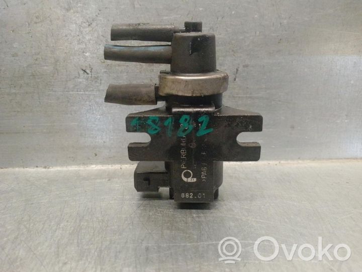 BMW 7 E38 Vacuum valve 72190323