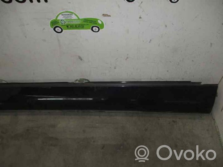 Mercedes-Benz C W203 Rivestimento sottoporta/minigonna laterale 