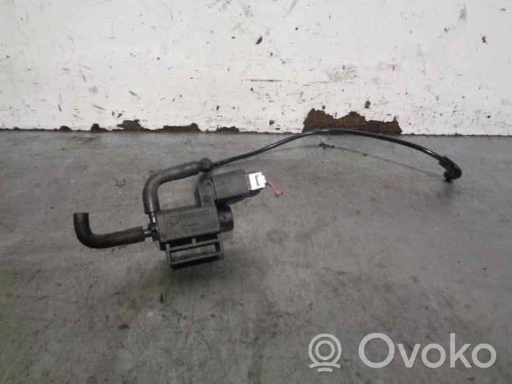 Volkswagen Golf III Valvola di depressione 037906283A