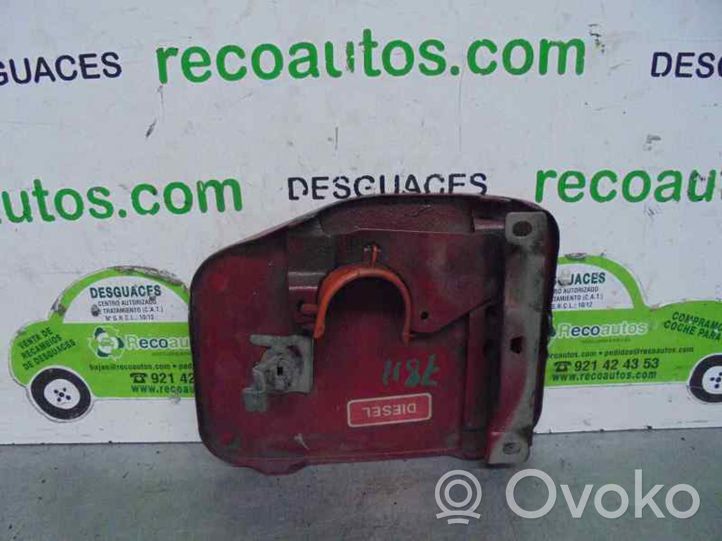 Nissan Vanette Tapa del depósito de combustible 