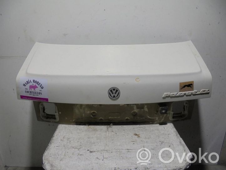 Volkswagen PASSAT B4 Puerta del maletero/compartimento de carga 