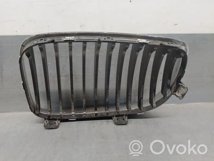 BMW 1 E82 E88 Grille de calandre avant 51137322210