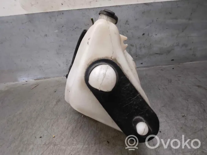 Renault Clio II Windshield washer fluid reservoir/tank 7700847815