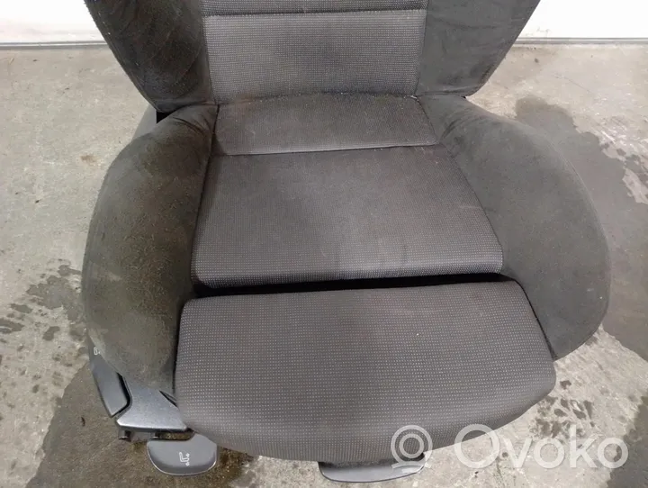 BMW 3 E46 Asiento delantero del pasajero 52108261010