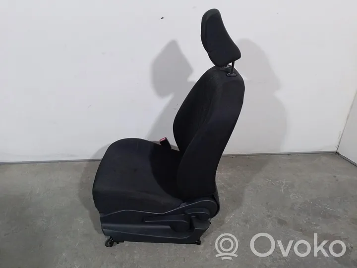 Toyota Yaris Priekinė vairuotojo sėdynė 715280D260B0