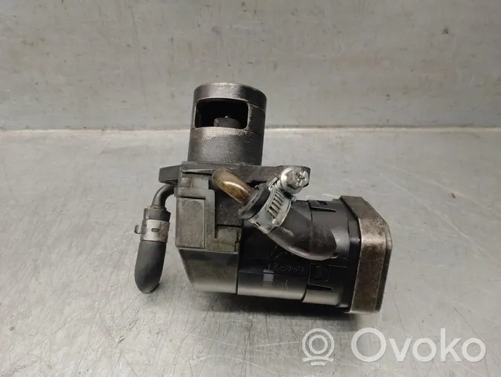 Opel Zafira A EGR valve 00005321A8